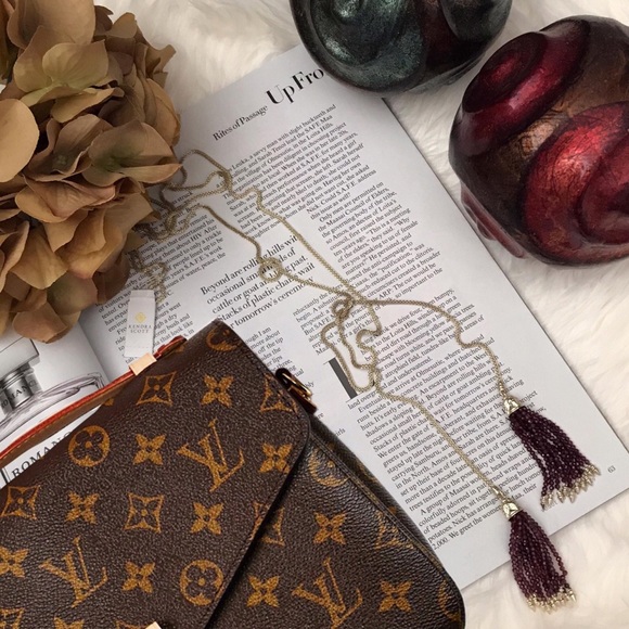 Kendra Scott Annora Lariat Necklace in Red Garnet - Picture 6 of 6